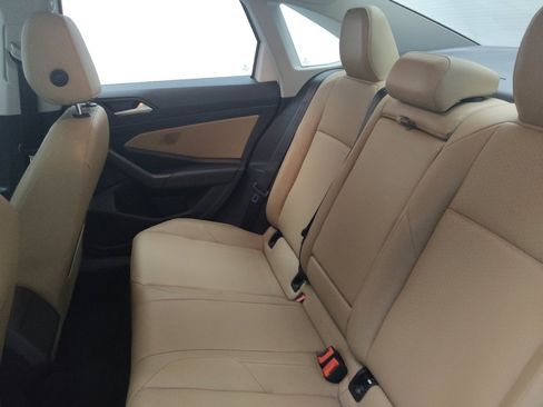 Used 2019 Volkswagen Jetta SE FWD image 18