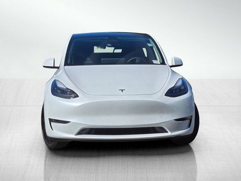 Used 2023 Tesla Model Y Long Range image 2