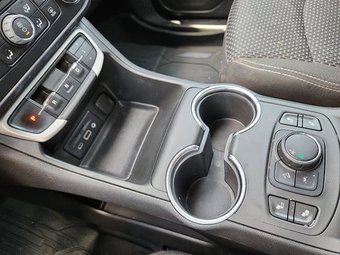 Used 2022 GMC Terrain SLE w/ Driver Convenience Package FWD image 26