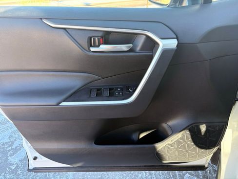Used 2025 Toyota RAV4 XLE image 10
