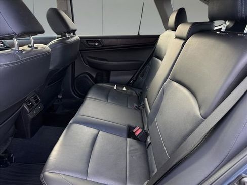 Used 2017 Subaru Outback 3.6R Limited image 10