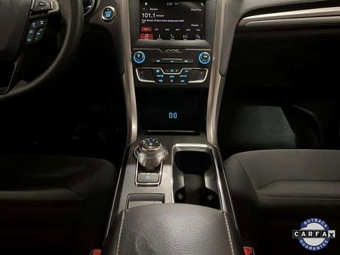 Used 2019 Ford Fusion SE image 11