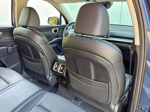Used 2024 Kia Sorento S w/ Panoramic Sunroof Package FWD image 33