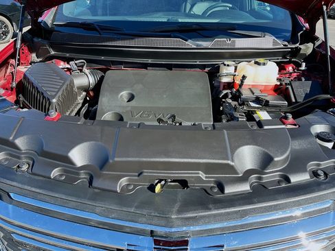 Used 2023 Chevrolet Traverse LT w/ LPO, Floor Liner Package AWD/4WD image 30
