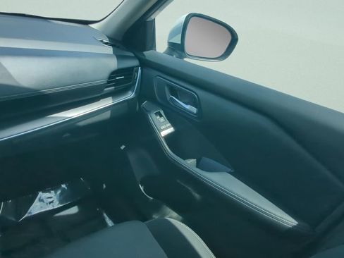 Certified 2025 Nissan Rogue SV FWD image 13