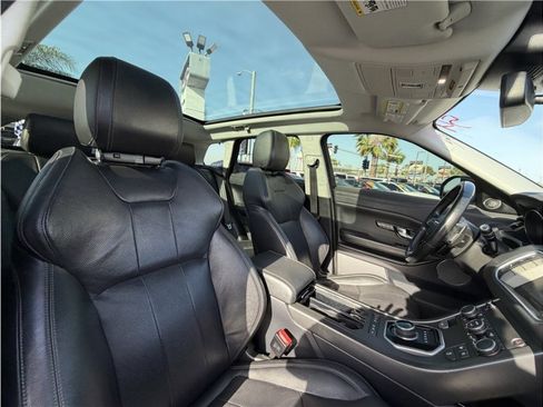 Used 2019 Land Rover Range Rover Evoque SE image 33