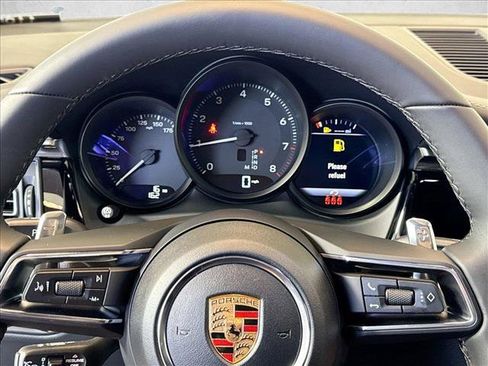 Used 2026 Porsche Macan AWD/4WD image 13