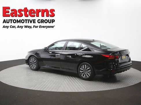 Used 2025 Nissan Altima 2.5 SV FWD image 63