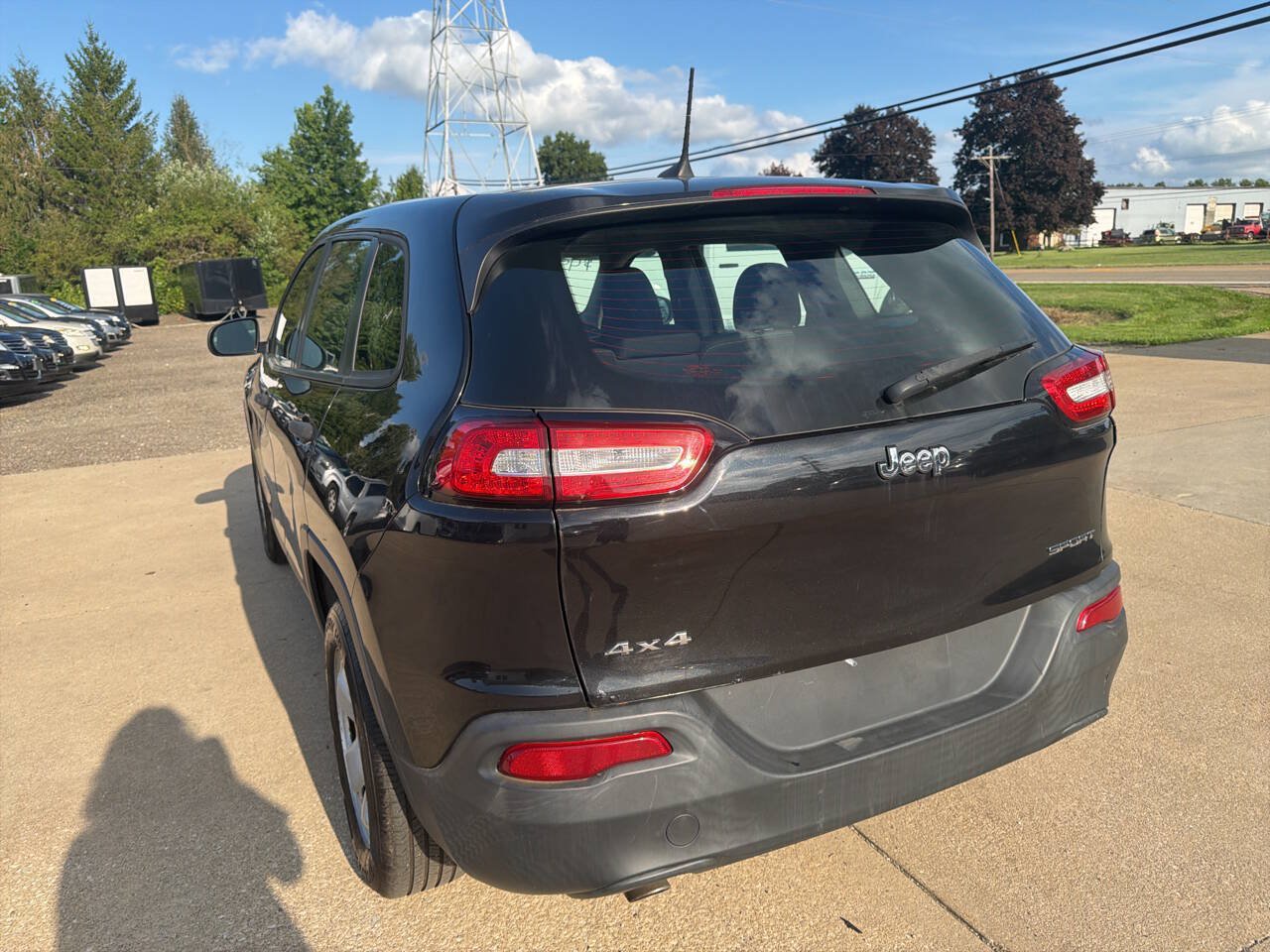 Used 2016 Jeep Cherokee Sport w/ Cold Weather Group AWD/4WD image 5
