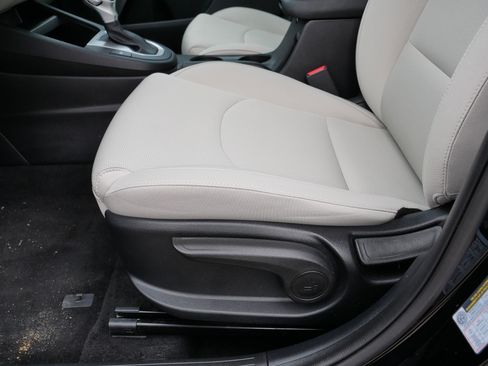 Certified 2023 Kia Forte LXS w/ LXS Technology Package image 20