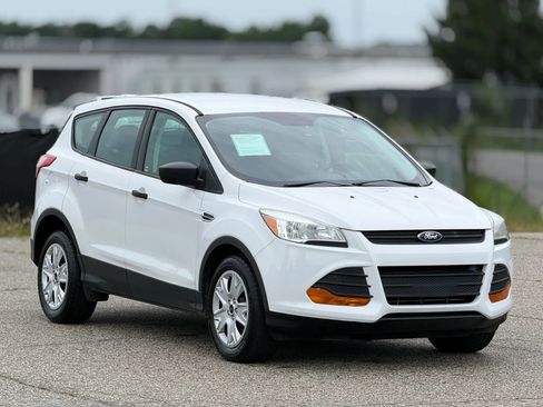 Used 2016 Ford Escape S FWD image 1