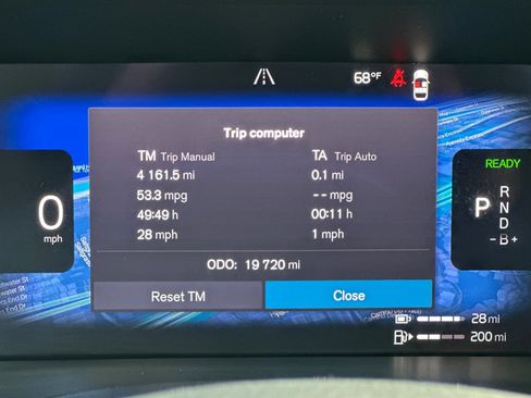 Certified 2024 Volvo XC60 T8 Ultimate w/ Protection Package Premier AWD/4WD image 31