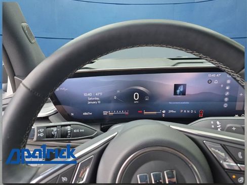 Used 2025 Buick Enclave Preferred w/ Power Package image 1