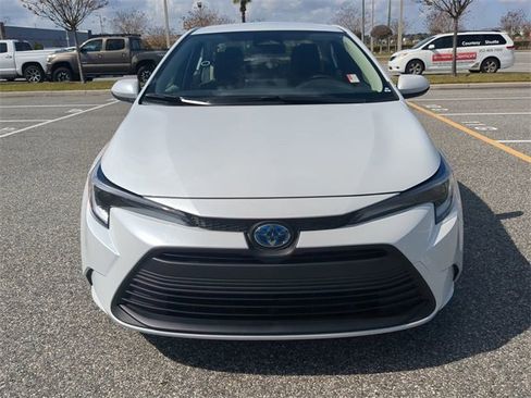 Certified 2025 Toyota Corolla LE image 9