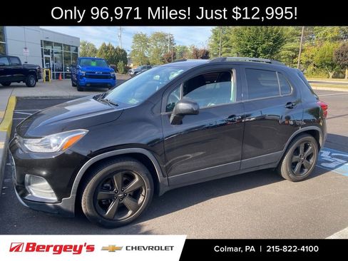 Used 2019 Chevrolet Trax Premier w/ Midnight Edition image 1