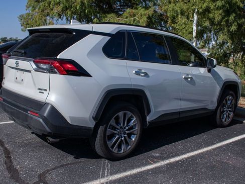 Used 2020 Toyota RAV4 Limited AWD/4WD image 4