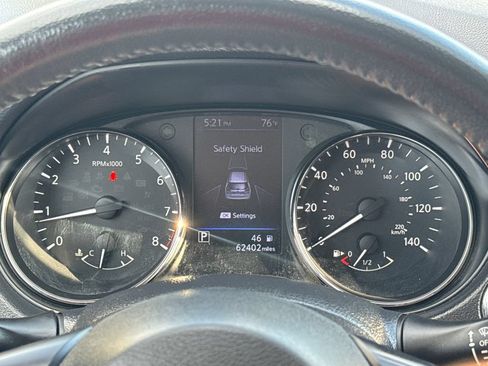 Used 2018 Nissan Rogue SV AWD/4WD image 17