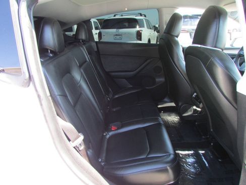 Used 2023 Tesla Model Y Long Range AWD/4WD image 27