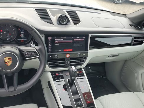Used 2023 Porsche Macan AWD/4WD image 21