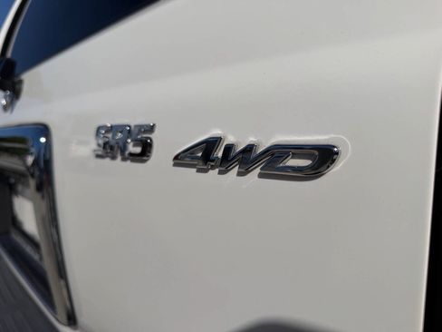 Used 2002 Toyota 4Runner SR5 AWD/4WD image 29