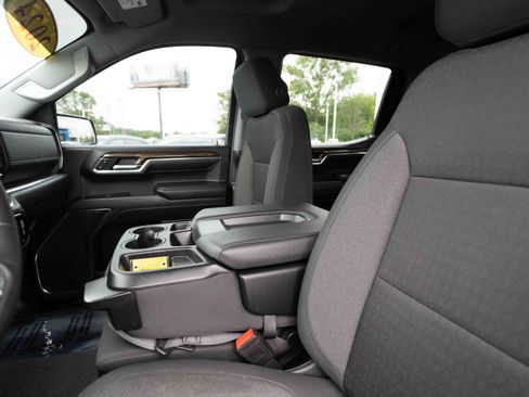 Used 2024 Chevrolet Silverado 1500 LT AWD/4WD image 10