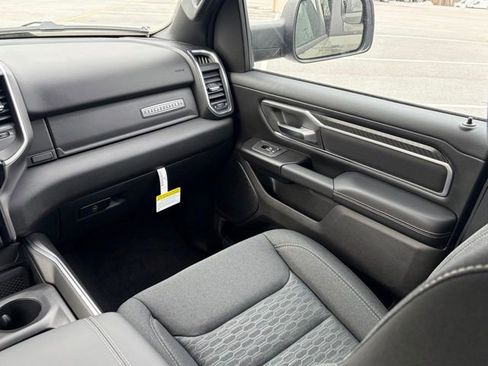 New 2026 RAM 1500 4x4 Crew Cab image 35