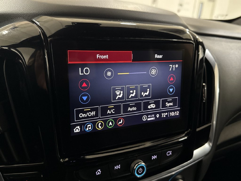 Used 2023 Chevrolet Traverse LT w/ LT Premium Package AWD/4WD image 17