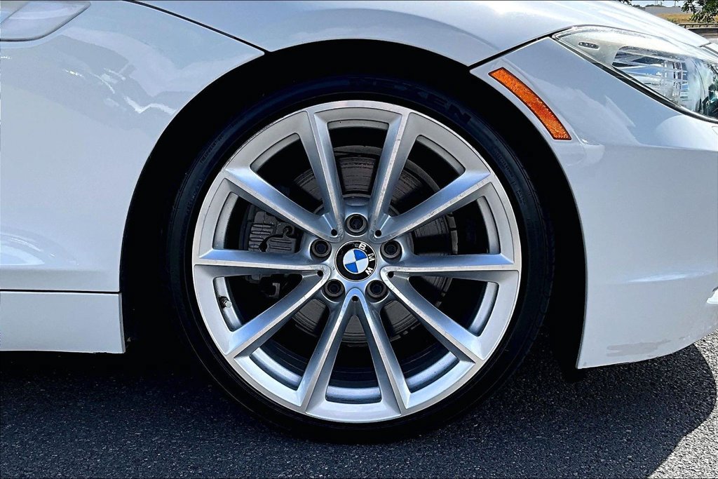 Used 2011 BMW Z4 sDrive35i RWD image 9