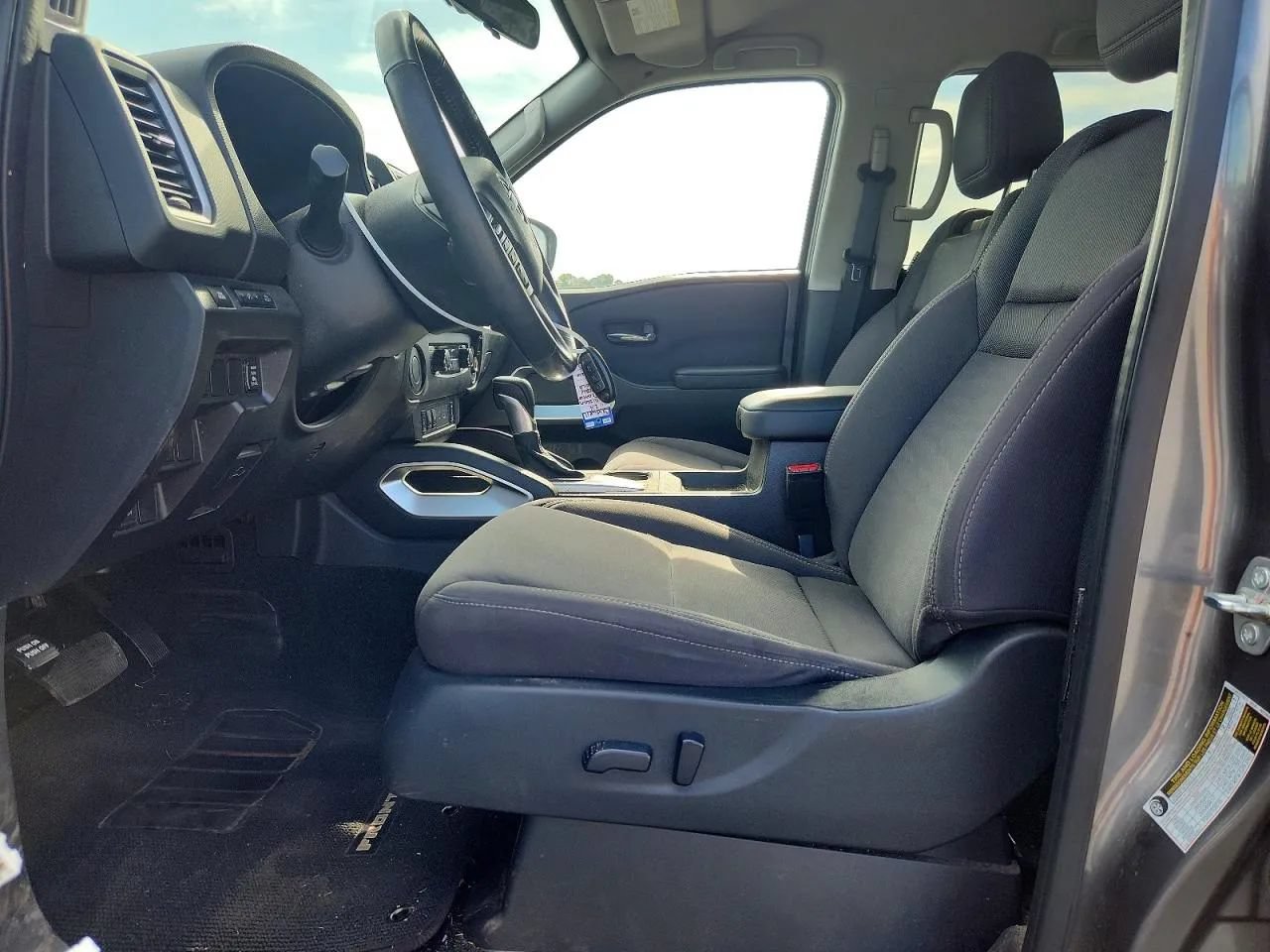 Used 2024 Nissan Frontier SV w/ SV Convenience Package RWD image 7