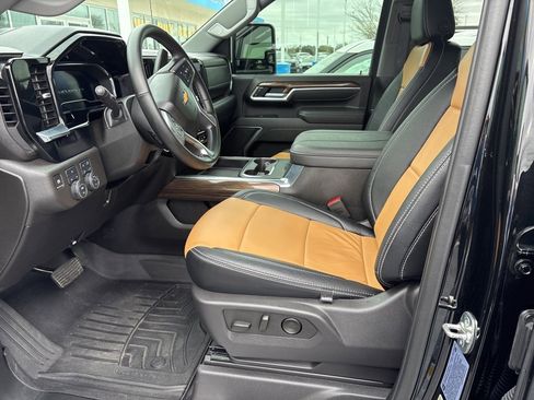 Used 2025 Chevrolet Silverado 3500 LT w/ All Star Edition image 3