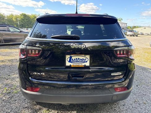 Used 2025 Jeep Compass Latitude w/ Sun & Sound Group AWD/4WD image 6