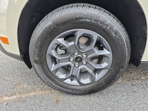 New 2025 Ford Maverick XLT image 9