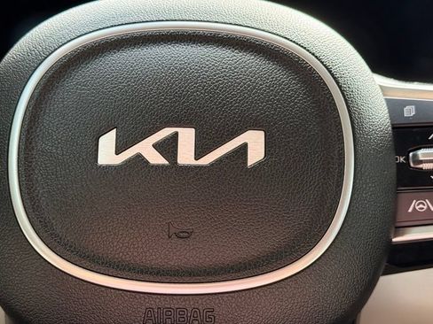 Used 2022 Kia Sorento SX FWD image 17