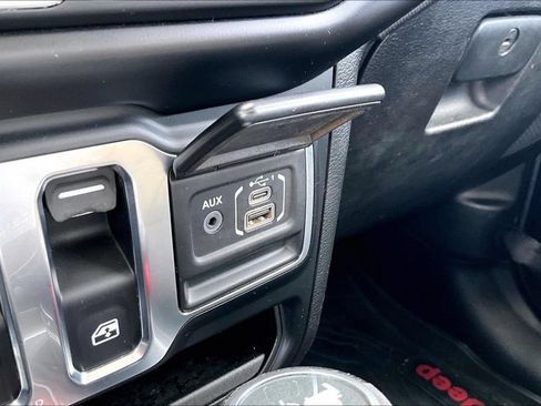Used 2021 Jeep Wrangler Sport AWD/4WD image 26
