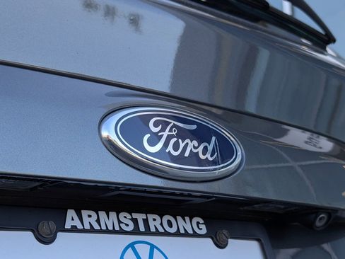 Used 2017 Ford C-MAX Energi Titanium w/ Equipment Group 501A image 33