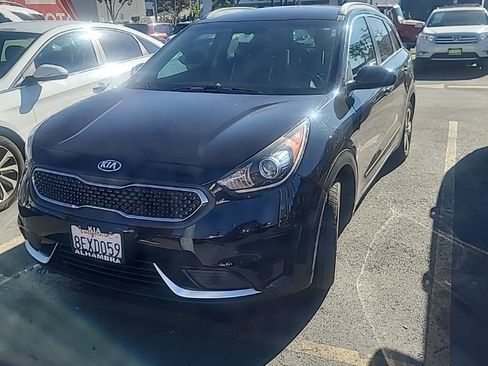Used 2018 Kia Niro LX image 2