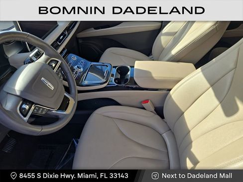 Used 2023 Lincoln Nautilus Standard image 14