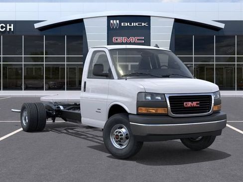 New 2026 GMC Savana 3500 Extended w/ Power Convenience Package RWD image 7