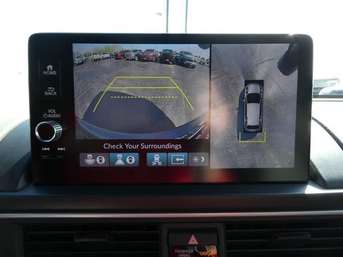 Used 2025 Honda Pilot Black Edition image 38