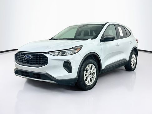 Used 2025 Ford Escape Active AWD/4WD image 3