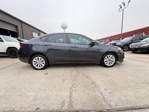 Used 2014 Dodge Dart SXT image 2