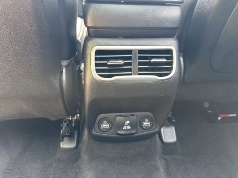 Used 2023 Hyundai Santa Fe Limited image 25