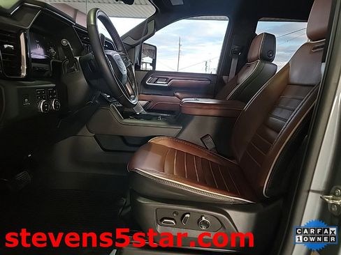 Used 2024 GMC Sierra 2500 Denali Ultimate image 2