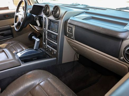 Used 2003 HUMMER H2 w/ Preferred Equipment Group image 18