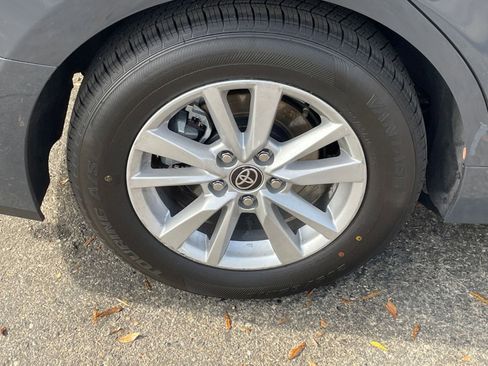 Used 2025 Toyota Camry LE image 28