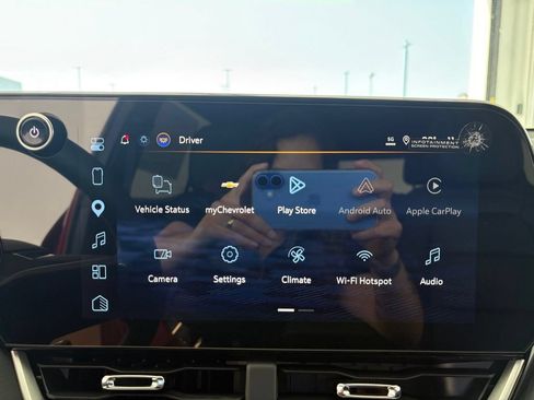 New 2027 Chevrolet Equinox LT w/ Convenience Package II FWD image 9