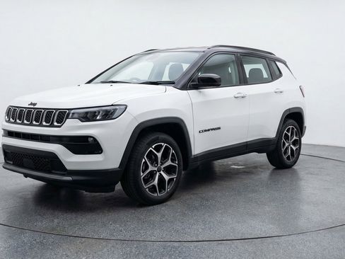 Used 2025 Jeep Compass Limited image 3