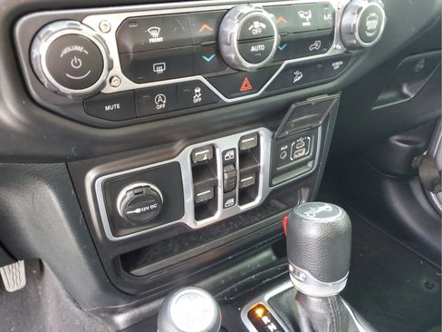 Certified 2018 Jeep Wrangler Unlimited Sport S image 18