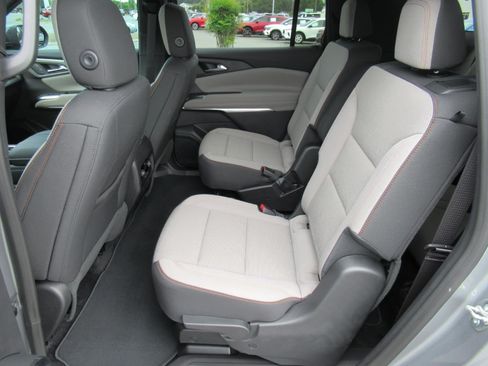 Used 2026 Chevrolet Traverse LT FWD image 33