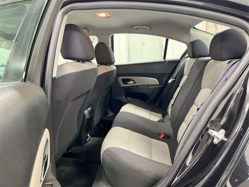 Used 2015 Chevrolet Cruze LS image 22